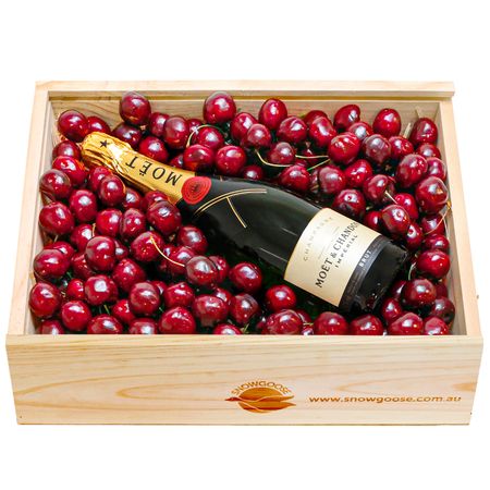 Cherry & Moet